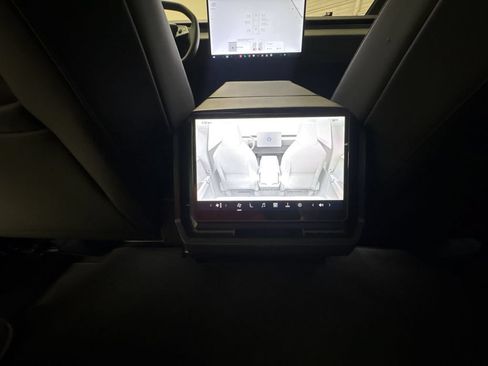 Used 2025 Tesla Cybertruck AWD Crew Cab image 22