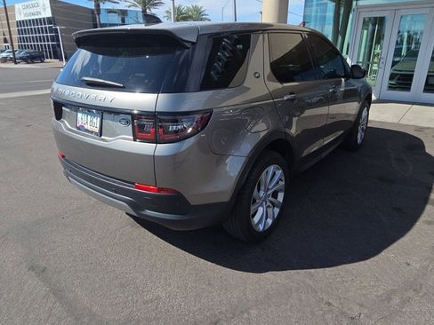 Used 2023 Land Rover Discovery Sport SE image 8