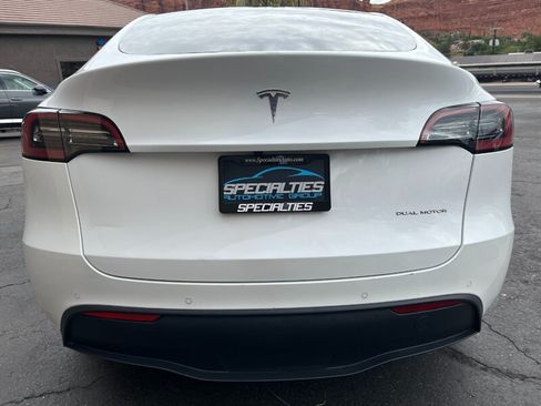 Used 2022 Tesla Model Y Long Range AWD/4WD image 26