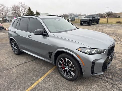 Used 2025 BMW X5 M60i w/ Executive Package image 3