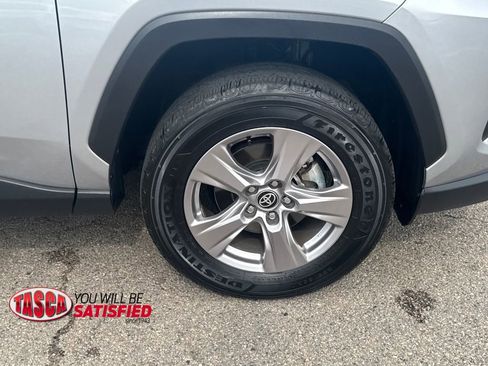 Used 2025 Toyota RAV4 XLE AWD/4WD image 40