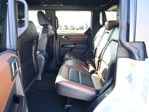 Used 2024 Ford Bronco Outer Banks image 36