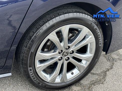 Used 2021 Toyota Sienna Platinum image 13