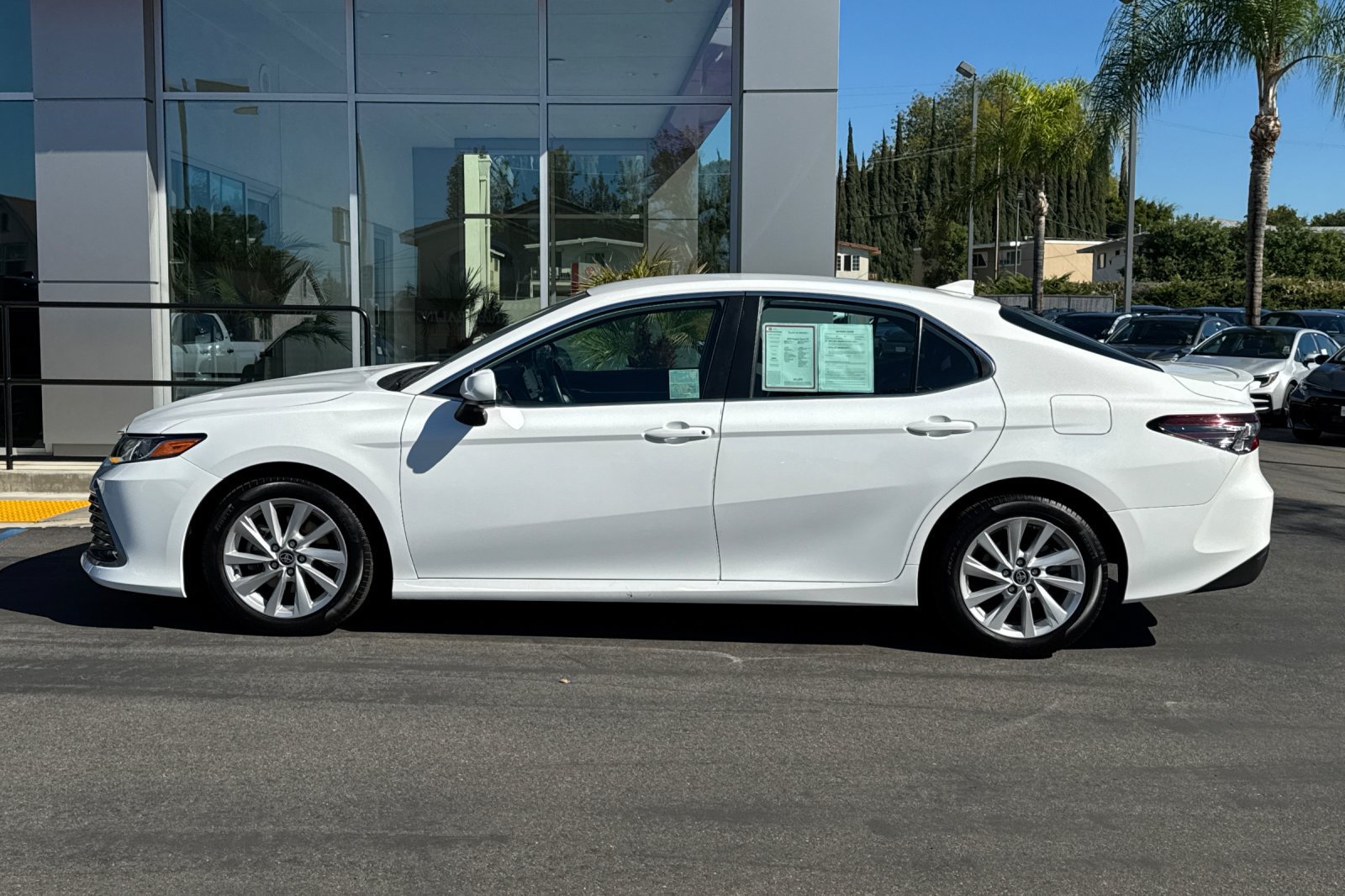 Used 2022 Toyota Camry LE w/ Carpet Mat Package (TMS) FWD image 9