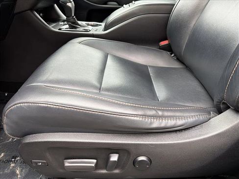 Used 2019 Toyota Highlander XLE image 12