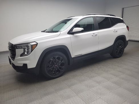 Used 2022 GMC Terrain SLE w/ Elevation Edition AWD/4WD image 2