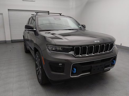 Used 2022 Jeep Grand Cherokee Overland AWD/4WD image 14