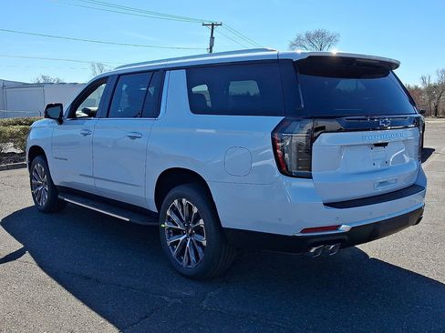 New 2026 Chevrolet Suburban High Country w/ Sun And Tow Package AWD/4WD image 6