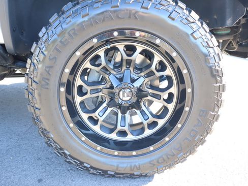 Used 2018 GMC Sierra 2500 SLT w/ Duramax Plus Package image 18