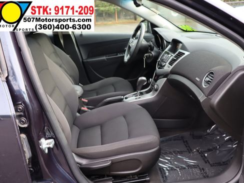 Used 2015 Chevrolet Cruze LT image 21