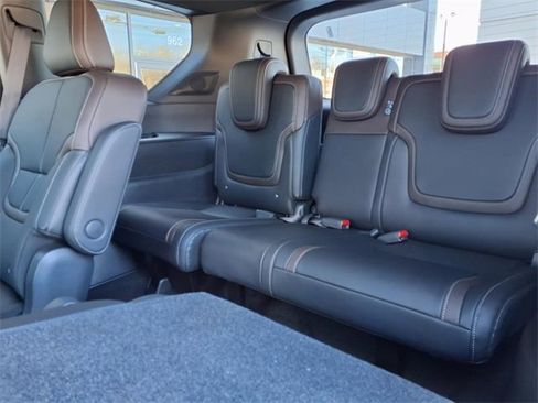 New 2025 Nissan Armada SL w/ Captain's Chari Seat Package image 15