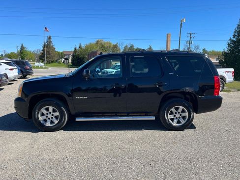 Used 2010 GMC Yukon SLT w/ SLT-2 Equipment Package AWD/4WD image 2