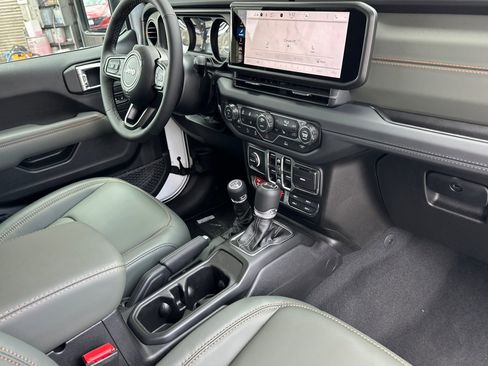 New 2026 Jeep Gladiator Mojave AWD/4WD image 15