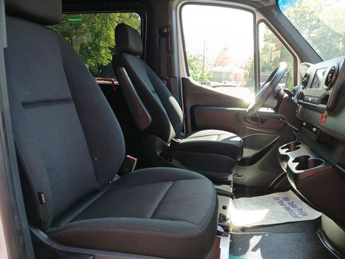 Used 2024 Mercedes-Benz Sprinter 2500 image 17