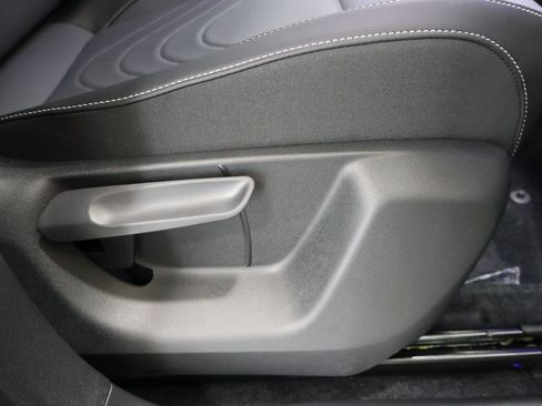 New 2025 Volkswagen Tiguan SE image 22