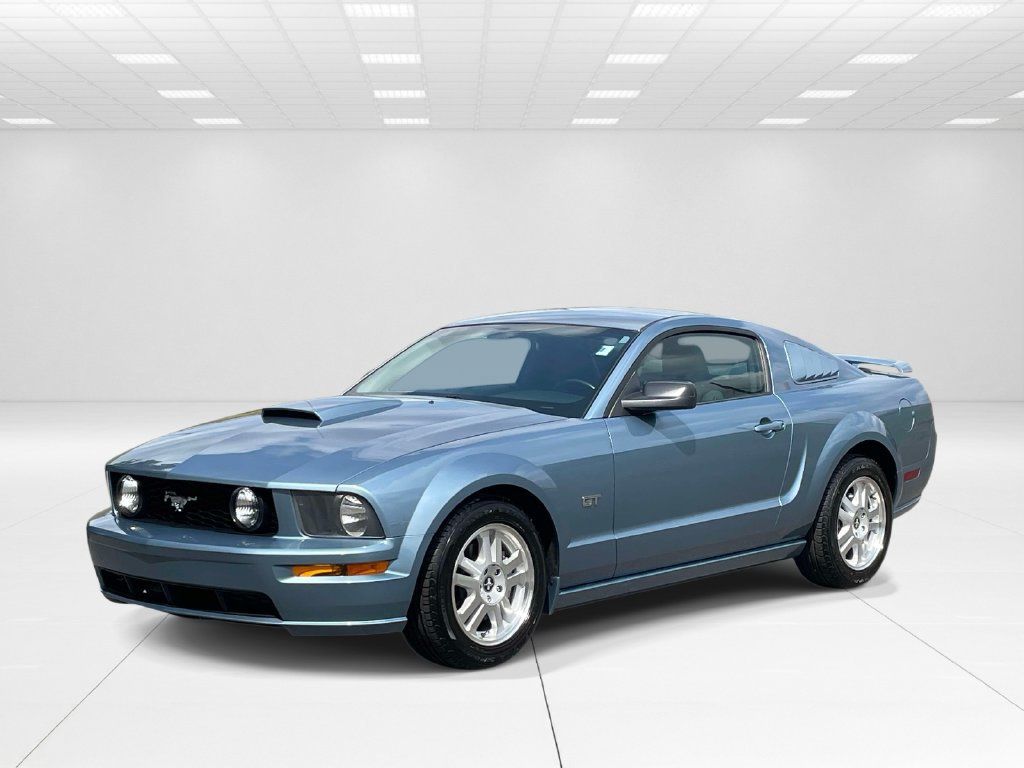Used 2007 Ford Mustang GT RWD image 3
