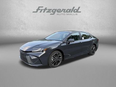 Used 2026 Toyota Camry XLE AWD/4WD image 3