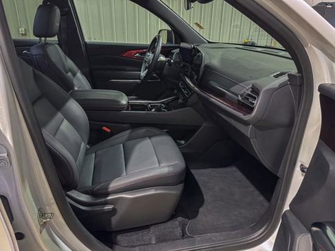 Used 2024 Chevrolet Traverse Z71 image 27