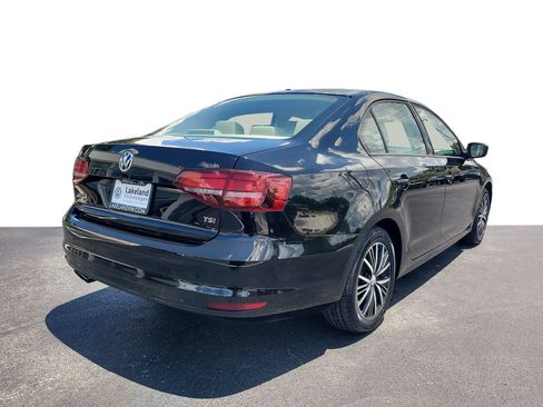 Used 2018 Volkswagen Jetta Wolfsburg Edition FWD image 3