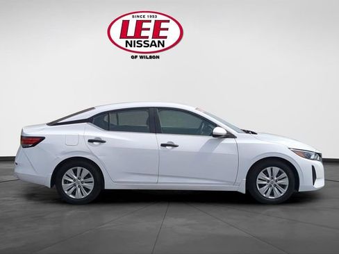 Used 2024 Nissan Sentra S FWD image 2