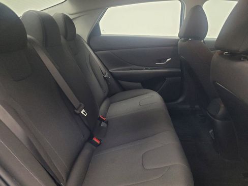 Used 2025 Hyundai Elantra SE FWD image 19