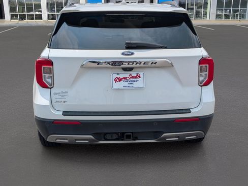 Used 2022 Ford Explorer XLT w/ Equipment Group 202A RWD image 9