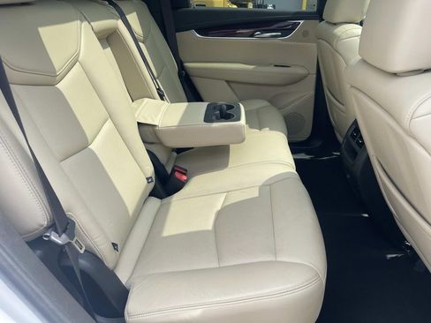 Used 2019 Cadillac XT5 Premium Luxury w/ Driver Assist Package FWD image 21