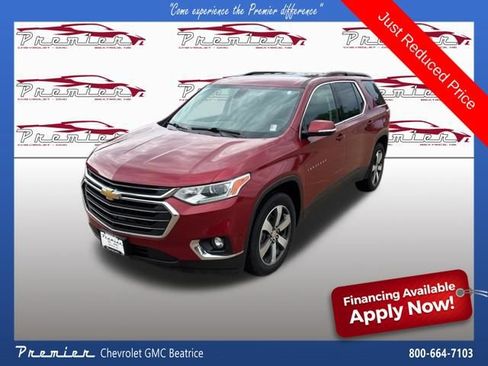 Used 2019 Chevrolet Traverse LT w/ LT Premium Package FWD image 1