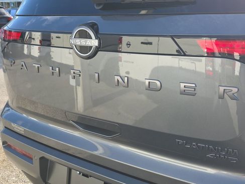 New 2026 Nissan Pathfinder Platinum AWD/4WD image 10