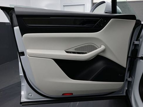 New 2025 Porsche Macan Turbo Electric AWD/4WD image 7