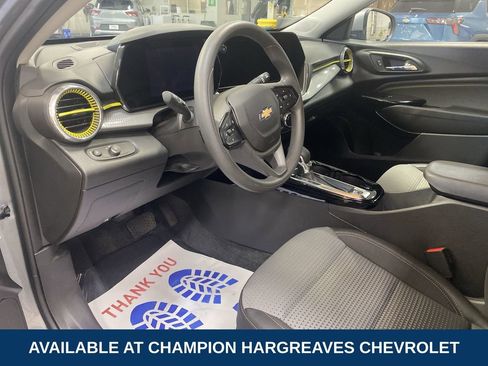 Certified 2024 Chevrolet Trax LT FWD image 13