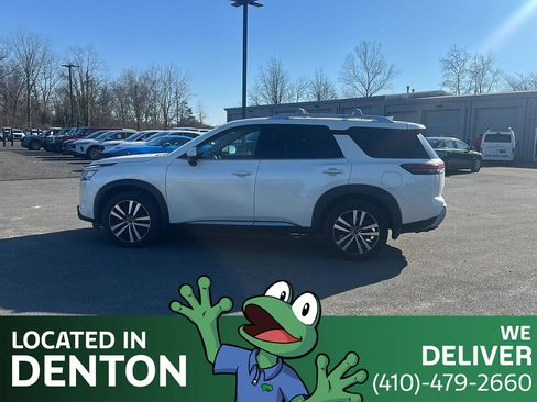 Used 2023 Nissan Pathfinder Platinum image 8