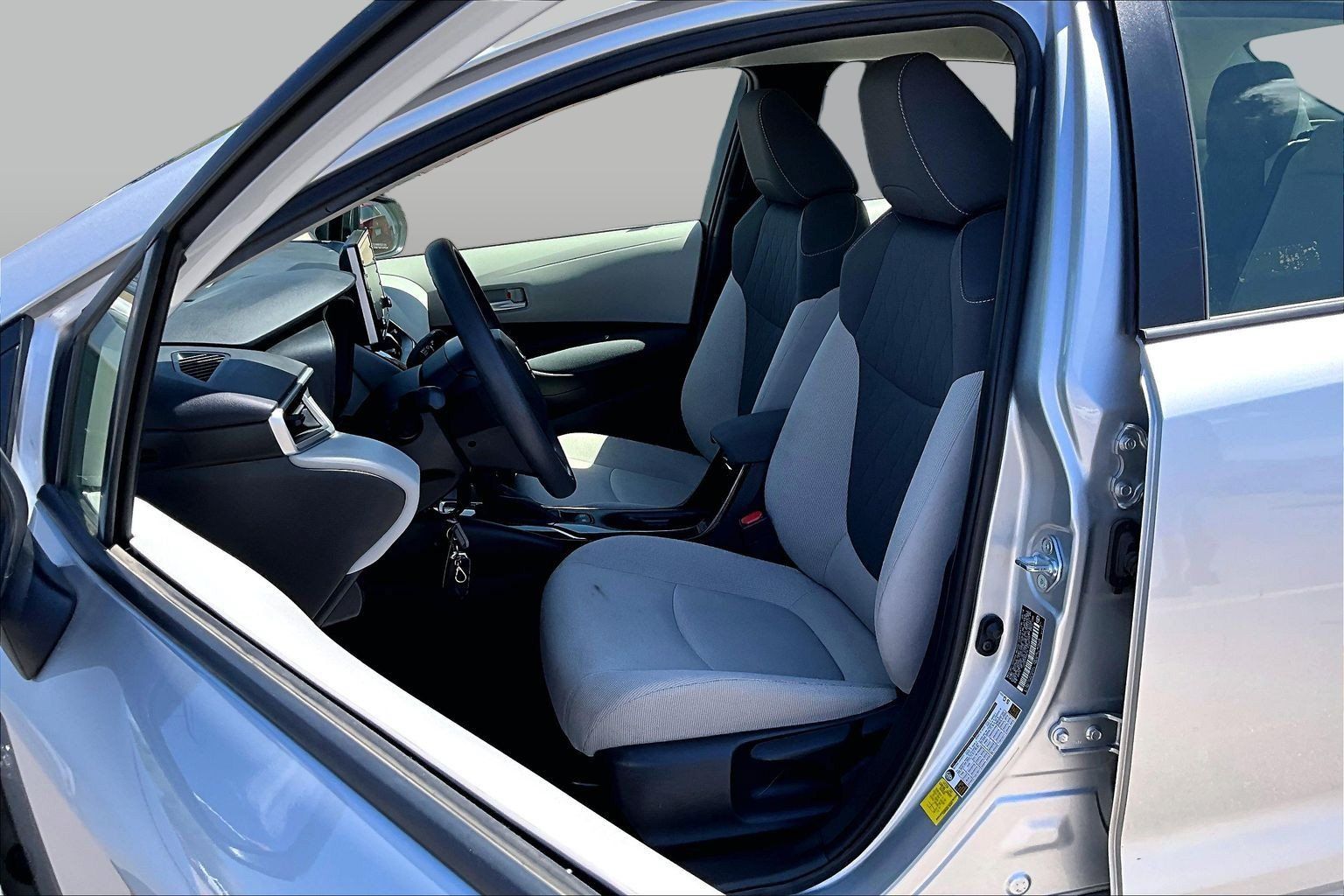 Used 2020 Toyota Corolla LE w/ Carpet Mat Package (TMS) FWD image 23