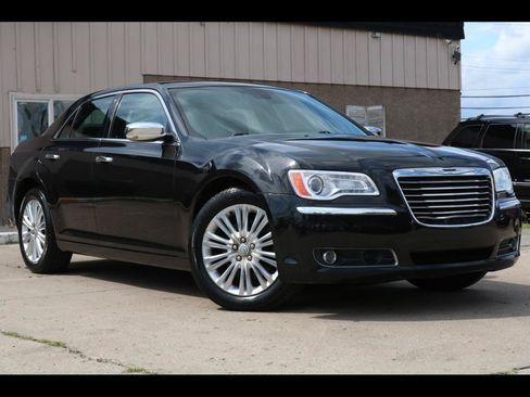 Used 2011 Chrysler 300 C AWD/4WD image 1