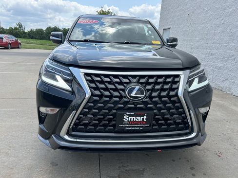 Used 2023 Lexus GX 460 Luxury w/ Sport Design Package AWD/4WD image 2