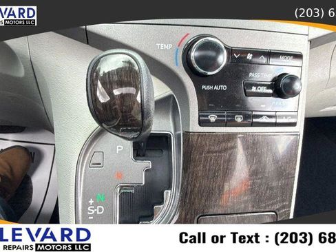 Used 2013 Toyota Venza LE w/ LE Preferred Pkg AWD/4WD image 19