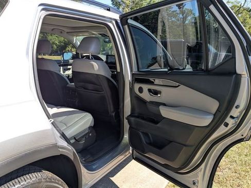Certified 2025 Honda Pilot Touring image 40