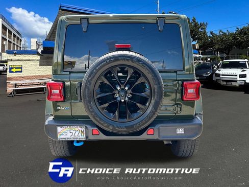 Used 2022 Jeep Wrangler Unlimited Sahara AWD/4WD image 7