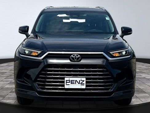 Used 2024 Toyota Grand Highlander AWD image 2