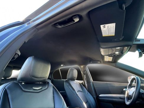 Used 2024 Cadillac XT4 Premium Luxury image 25