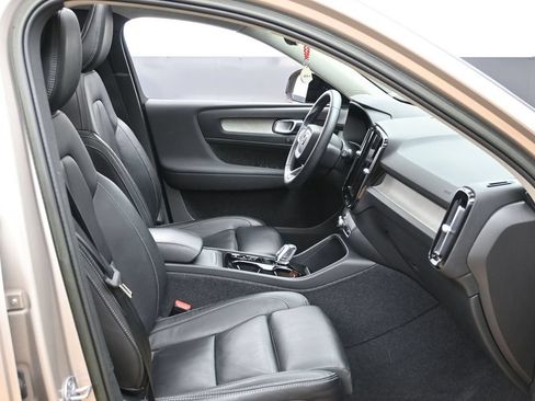 Used 2023 Volvo XC40 B4 Plus w/ Protection Package FWD image 27