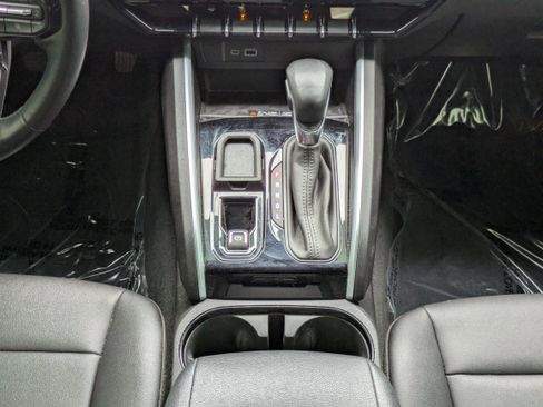 Used 2023 Chevrolet Colorado LT w/ LT Convenience Package III image 6