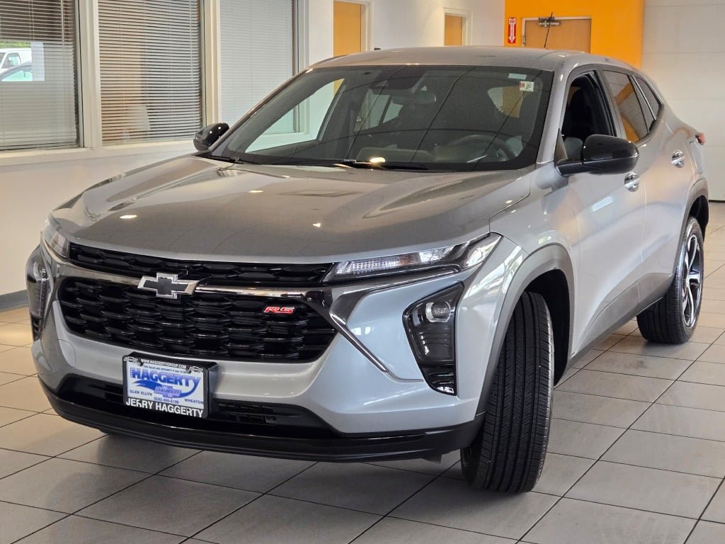 Used 2024 Chevrolet Trax RS w/ Driver Confidence Package FWD image 4