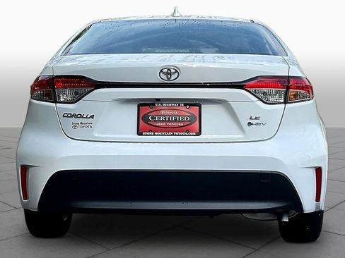 Used 2026 Toyota Corolla LE FWD image 5