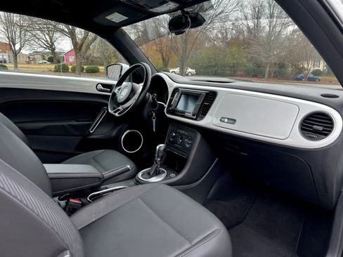 Used 2016 Volkswagen Beetle 1.8T SE image 16