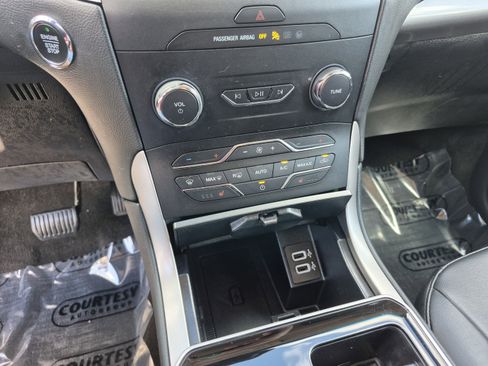 Used 2019 Ford Edge SEL w/ Equipment Group 201A FWD image 25