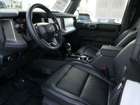 Used 2025 Ford Bronco Outer Banks image 13