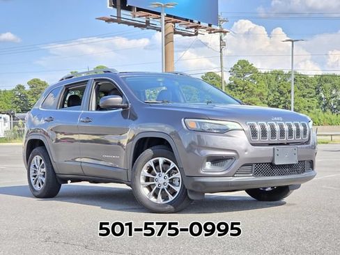 Used 2019 Jeep Cherokee Latitude Plus w/ Cold Weather Group AWD/4WD image 19