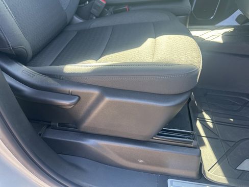 Used 2025 Chevrolet Silverado 3500 LT w/ Convenience Package image 21