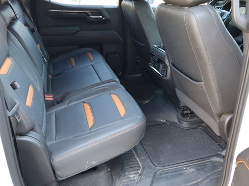 Used 2022 GMC Sierra 1500 AT4 w/ AT4 Premium Package AWD/4WD image 18